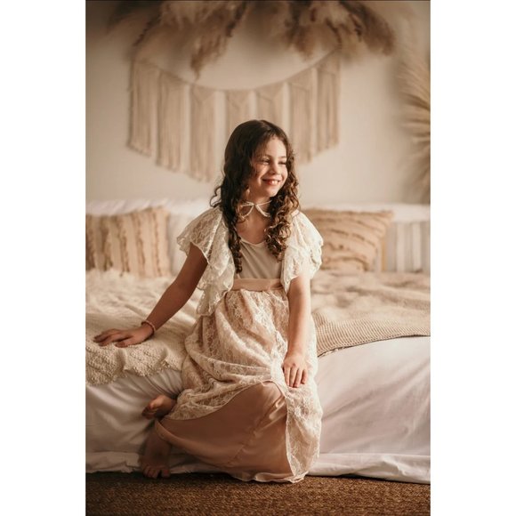 Vintage Kids PRINCESS STYLE Off the Shoulder lace flutter sleeve Couture Dress - Picture 5 of 6